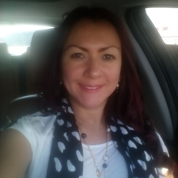 Meet your Posher, Kelys - Picture 1 of 1